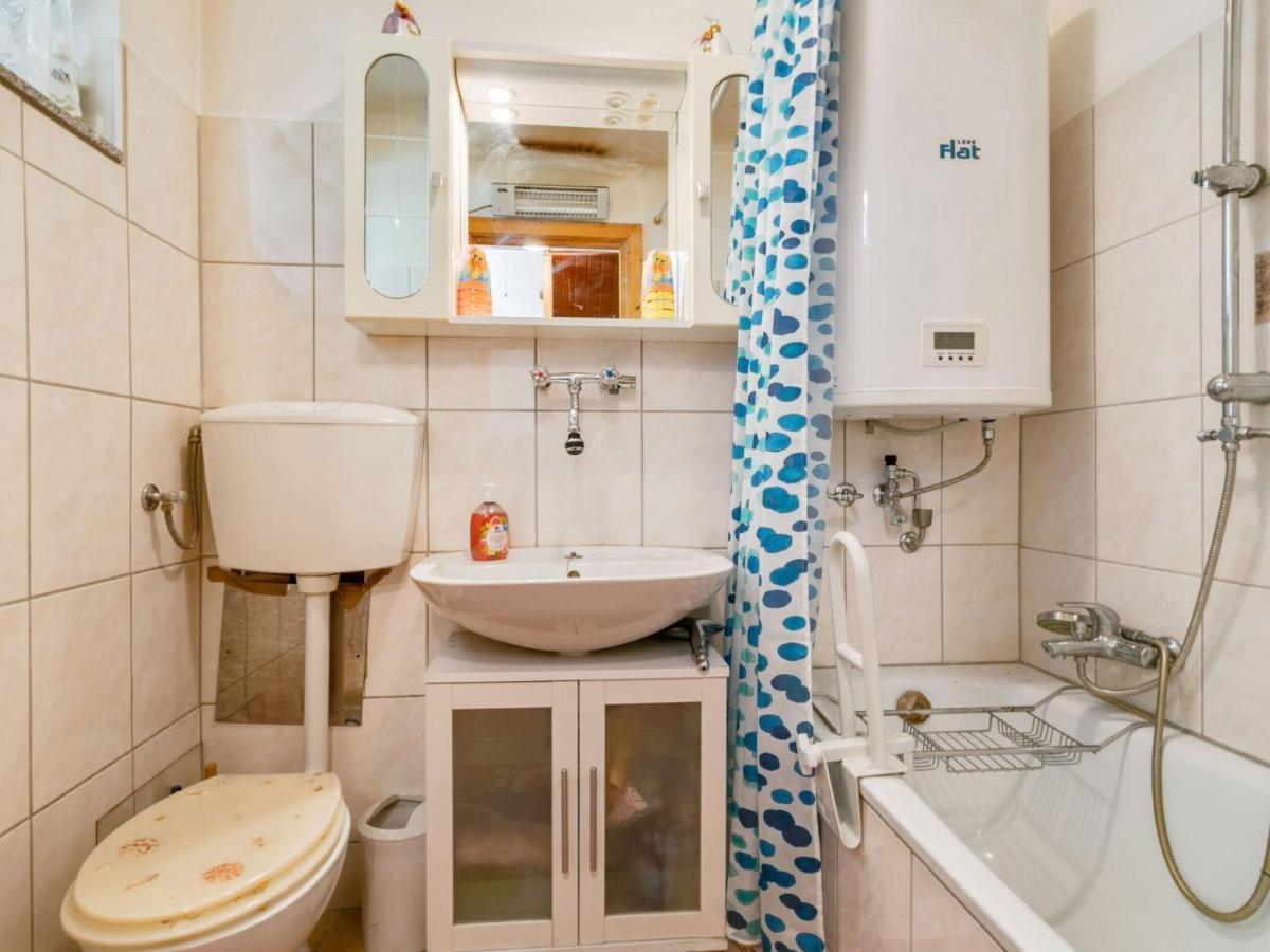 Lively Holiday Home In Wien With Private Garden Eksteriør billede